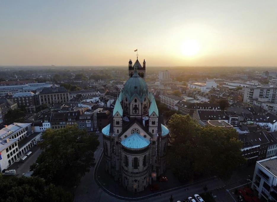 3 Og Direkt An Der Laga 2026 - Gemuetliche Stadtwohnung Am Neusser Markt! Exterior foto